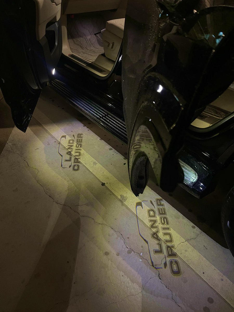 乗り降りの時も楽しみがある♪
#ランクル300 #カーテシランプ