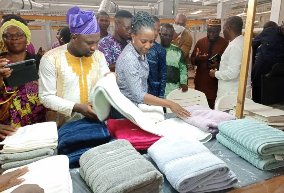 #Wasexo | #AgricultureBenin | #GDIZBenin 

Zone industrielle de Glo-Djigbé : Le FNDA et ses partenaires financiers plus que jamais motivés à apporter le financement aux producteurs

🌐 Retrouvez l'article intégral sur le site du Gouvernement => gouv.bj/article/2583/