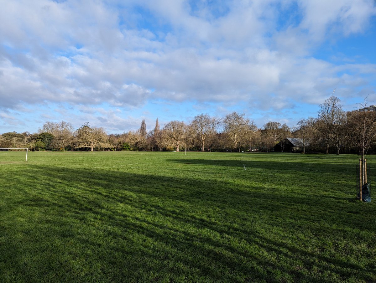 Wakey-wakey South East London!

Peckham Rye park is looking fantastic and ready to be run around twice!

8:55 new runners briefing
9:00 junior parkrun

See you there!

#runPeckhamRye #loveparkrun