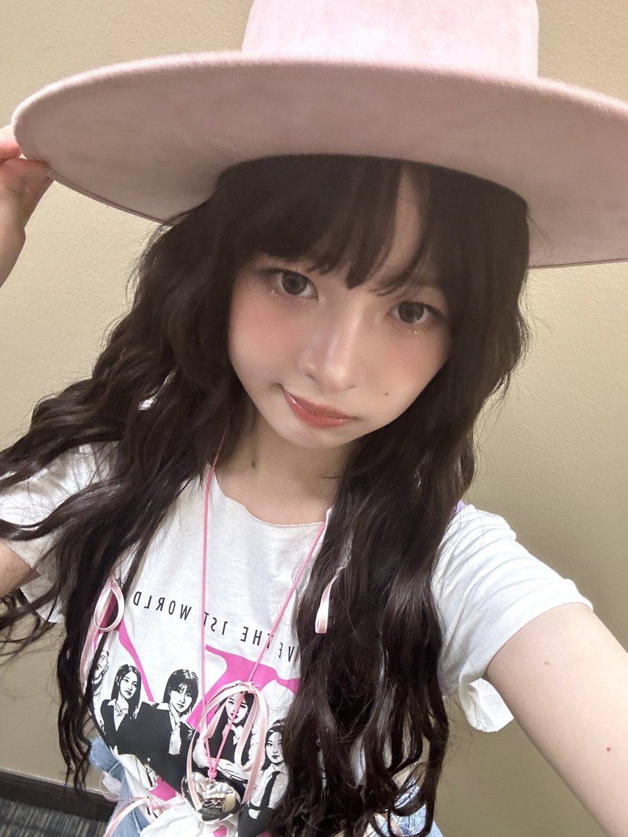 rei pics tweet media