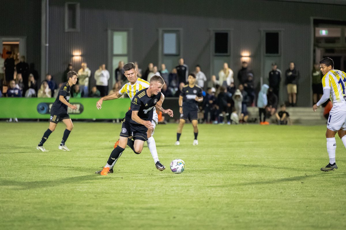 Not the way we wanted to start our <a href="/nzleagues/">NZ National League 🏆🇳🇿</a> campaign but we will bounce back stronger 💪 

Playing against the best puts all of you under the microscope - but result aside we had some great moments to build on 🧠⚽️⚡️

5 U20’s and an average age of 23 - trust the process! 🖤🤍