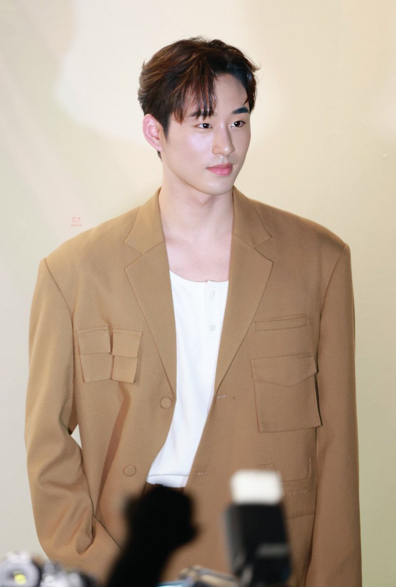 royentertainmen's tweet photo. GMMTV Photo artist event Est Rvp 240323
#GMMTV #ArtistEvent #est_rvp https://t.co/xNbcSBfuBE
