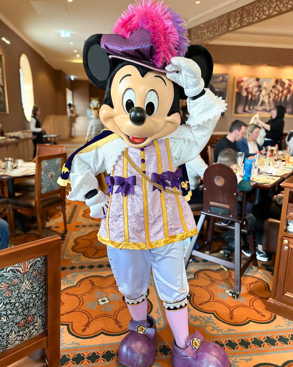 先月のパリ！ ロイヤルバンケットでグーフィーとプルートにも会え