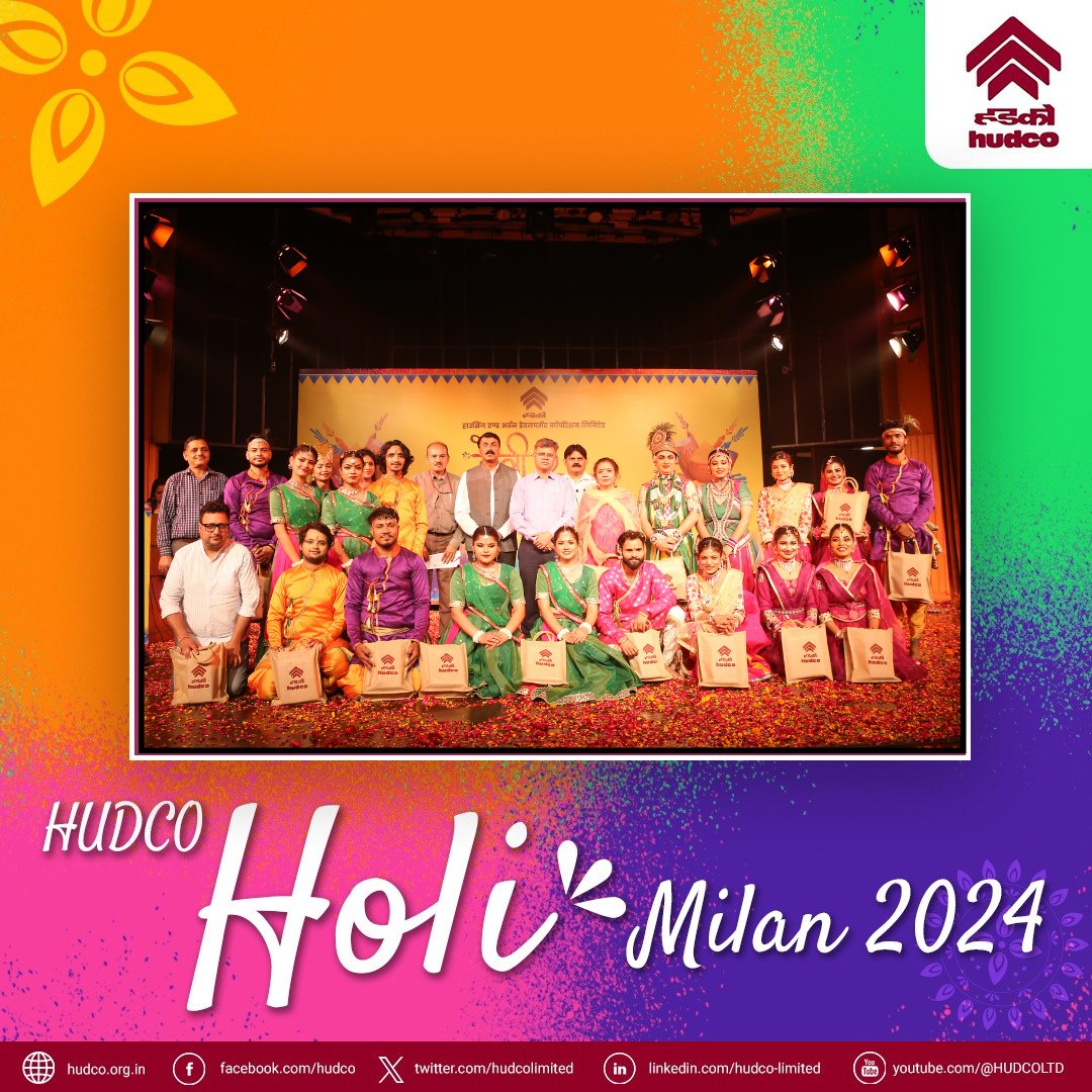 Appreciating talent and spreading smiles! Shri Nagaraj Muniappa, DCP, HUDCO, personally extends heartfelt gratitude to all our performers this Holi, with special gifts as tokens of appreciation. #DCPHUDCO #HUDCOHoliMilan2024 #HoliCelebration #Holi2024