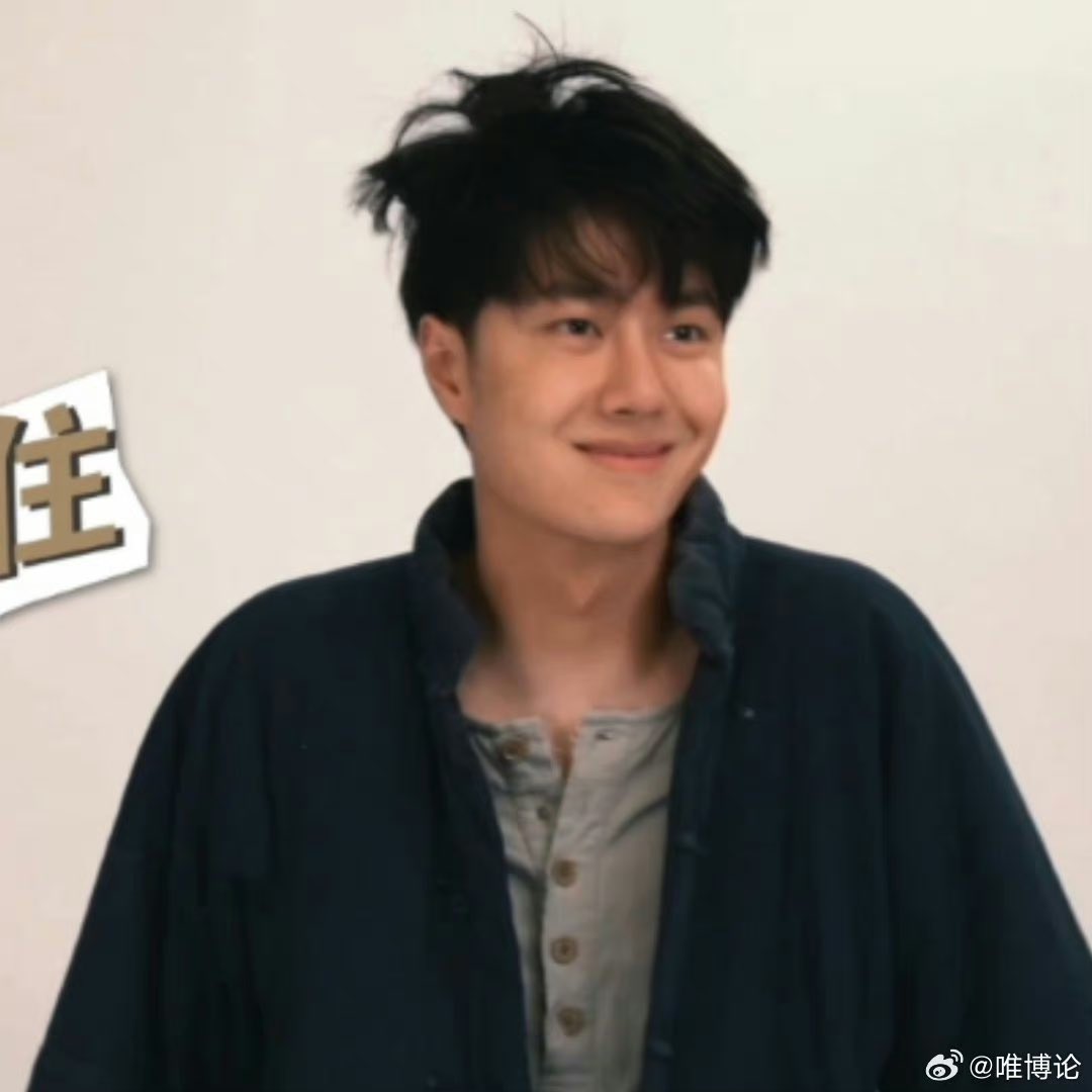 702universe2's tweet photo. เป็นคนหัวยุ่งทิน่ารักทิสุด https://t.co/yLtyZ7FzJ7