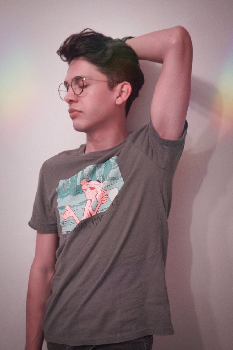 victoralfonsocf's tweet image. Fluye con lo que te hace único. 🍃 #BeBold #LifeUnscripted #ArtOfLiving #EcoSoul #UrbanWanderer