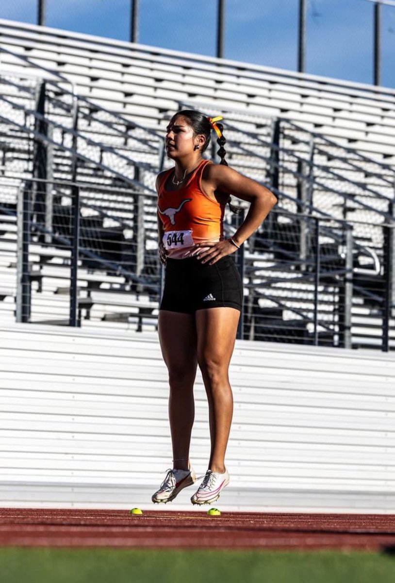 Coach Amy Mills-Villaseñor tweet media