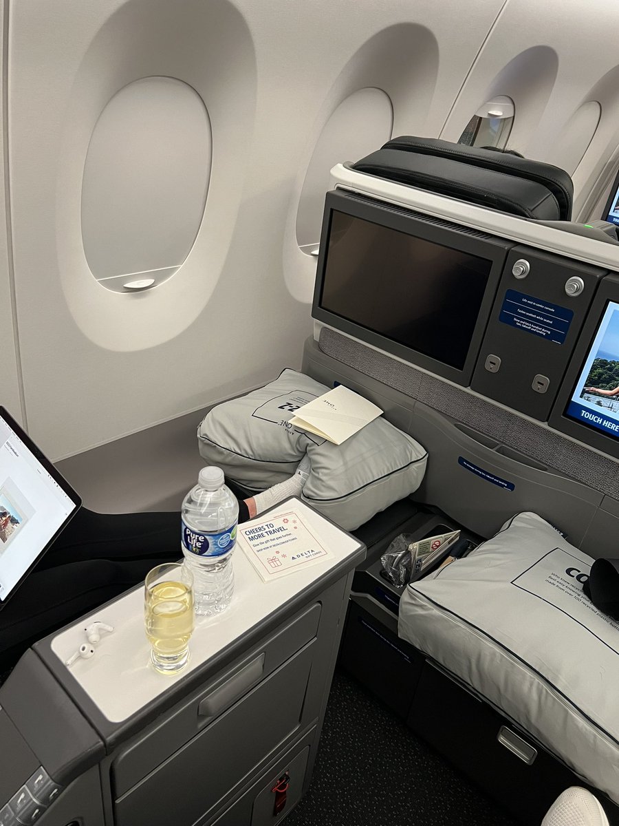 carolynoneil tweet media