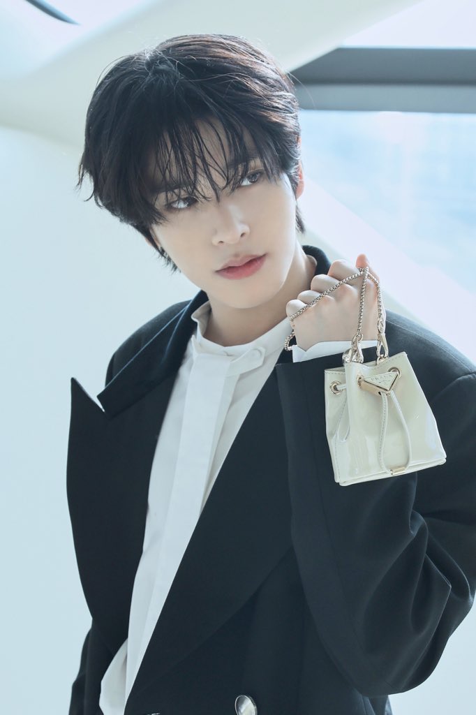 얼굴진짜구라같다
페페선정세계에서제일잘생긴남자1위