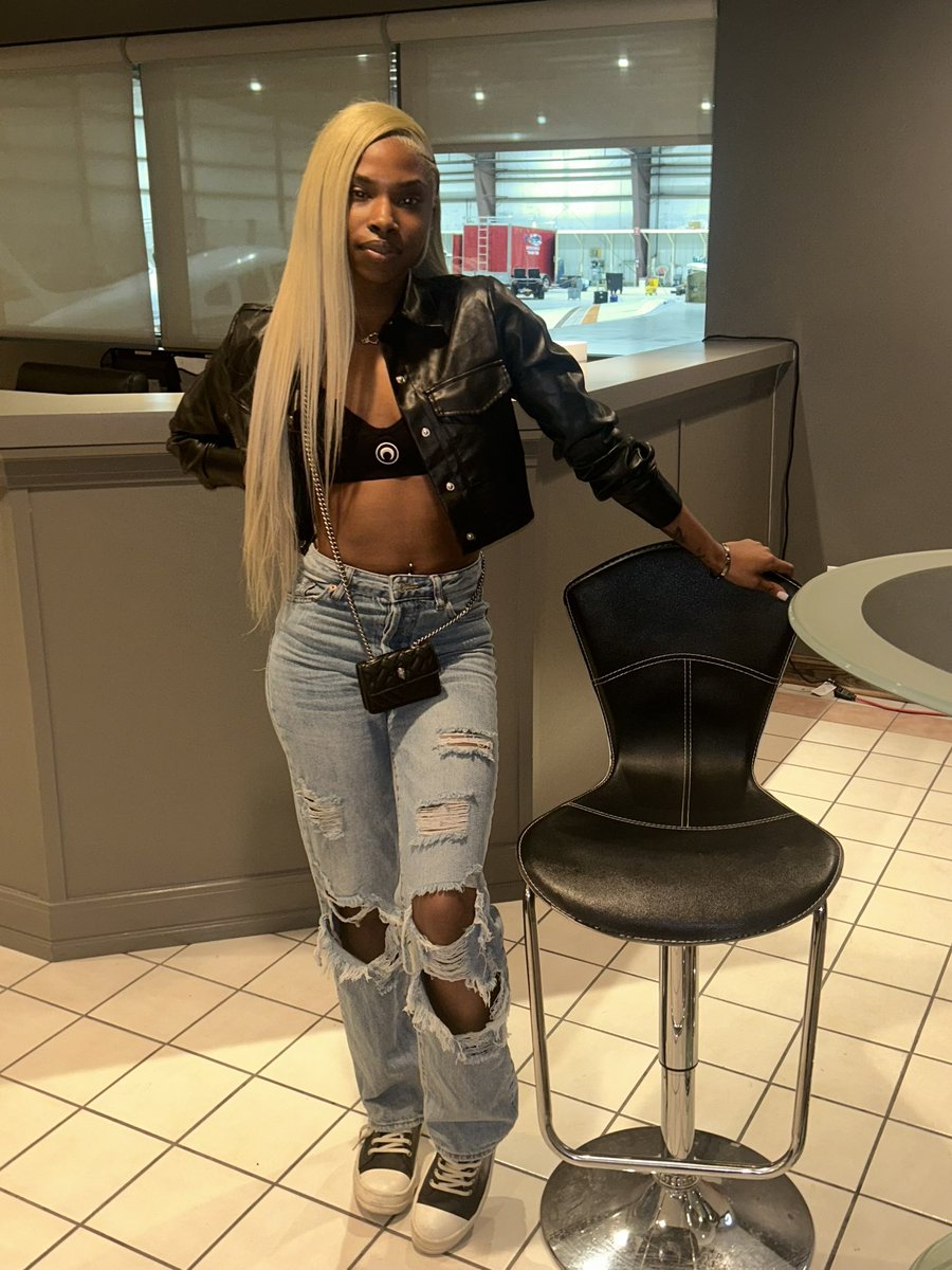 R.★★ tweet media