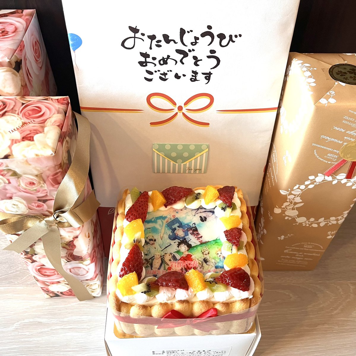 昨日は48歳の誕生日でした🎂社内・社外問わず、多数の方々にお祝いのメッセージ✉️やプレゼント🎁をいただきました！本当にありがとうございます😭50歳が見えて来ましたので、今まで以上に健康第一で引き続き社長業に邁進します😊これからも末長く良いお付き合いをお願いいたします🙇‍♂️