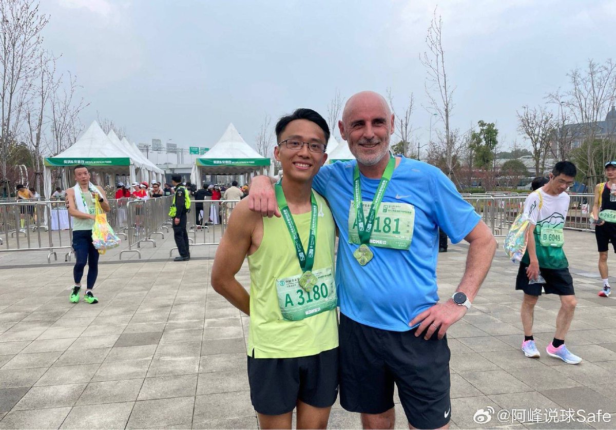 kenzos2rei's tweet photo. According to Chinese social media, former @gomvfc captain&amp;coach, now Shanghai Port FC coach Kevin Muscat ran a half Marathon in Shanghai this morning. Musky finished the race in 1 hour and forty-two minutes. #Melbournevictory https://t.co/Jc9U5QMlAz