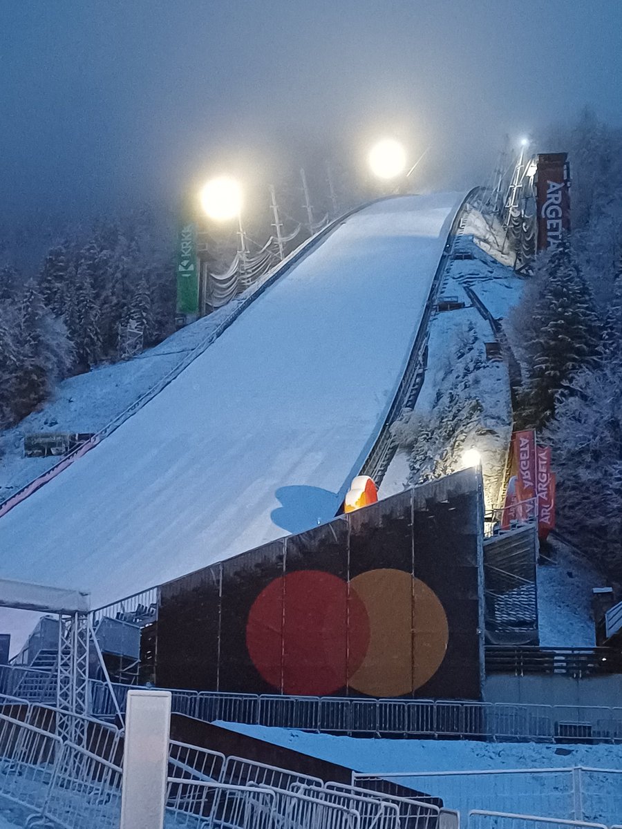 Zimska pravljica...kot se za zadnji Petrov "šiht" prve kariere spodobi...o vsem na <a href="/Val202/">Val 202</a>