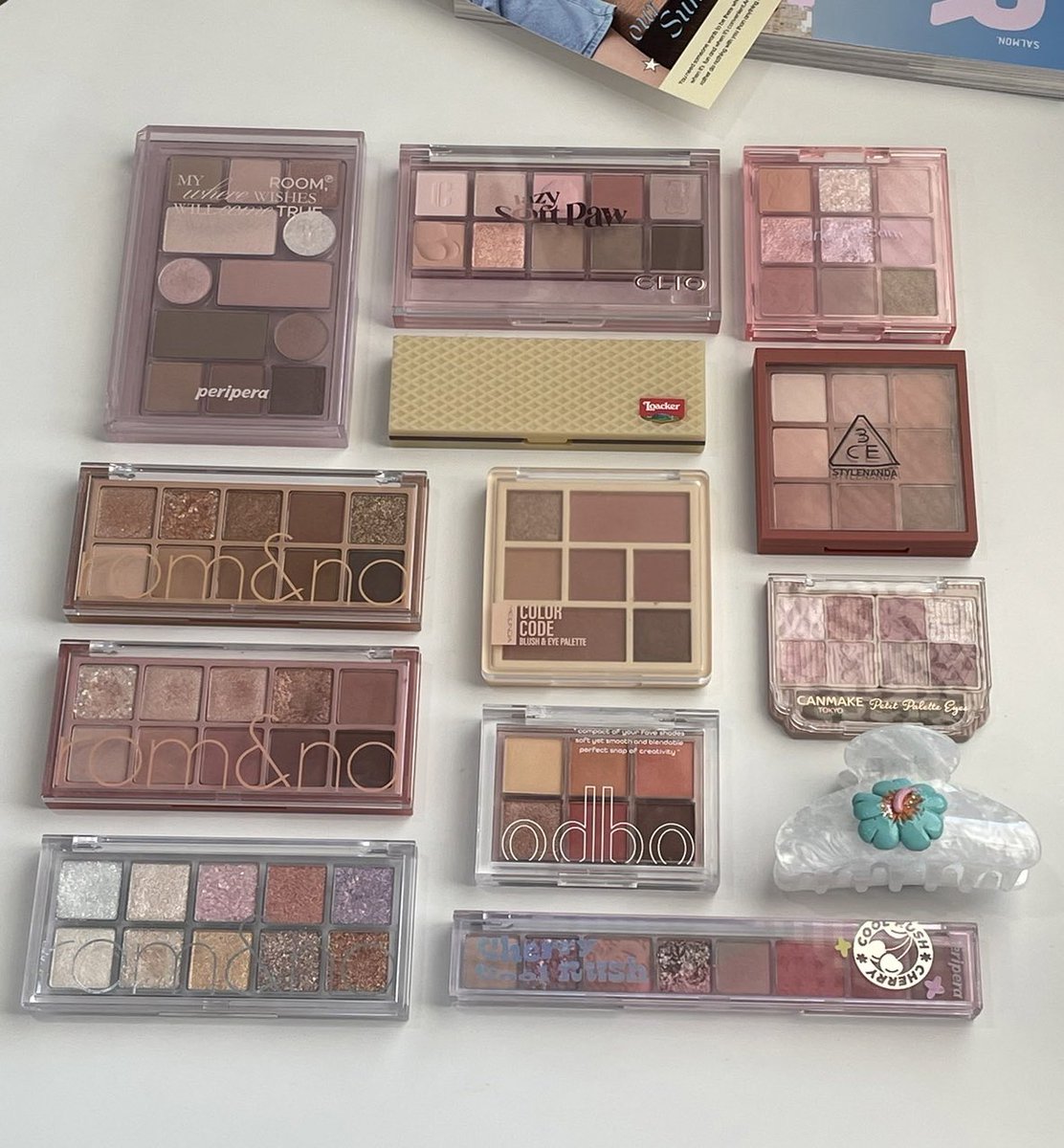 nchdaq's tweet photo. มาฮะ วันนี้มารวม eye shadow palette🎨 ที่ซื้อตามพสชาวเน็ตแล้วชอบ จริงใจ สีครบ เนื้อดี คุ้มค่ากับราคา แต่งได้ทุกแนว cool tone , warm tone , natural look🩰🎀🧼*﹆*:･ﾟ* https://t.co/inag06yOeA