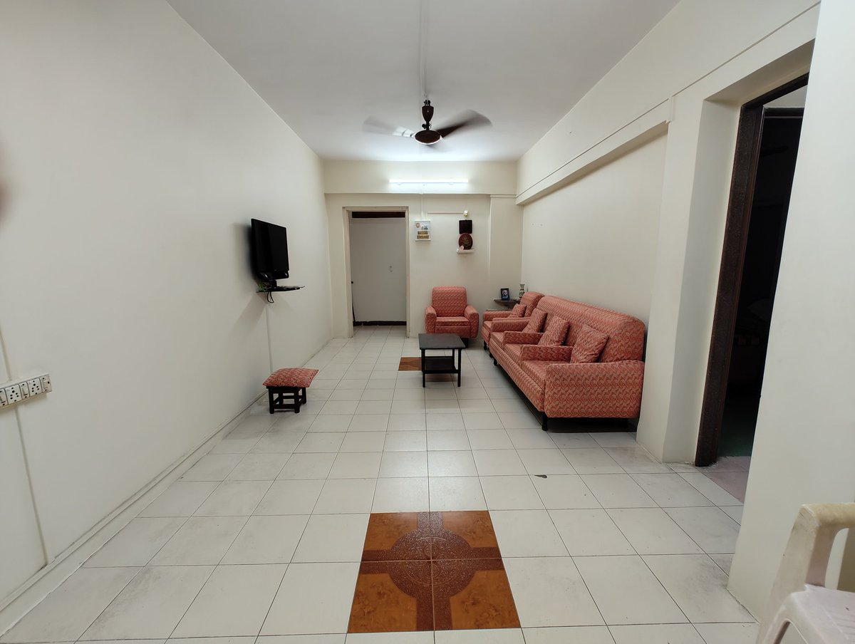 YUVI_NISH's tweet photo. Looking for tenants for a spacious (~1000 sq ft) semi-furnished 2BHK flat in Prabhadevi - Dadar!

Last mile connectivity through public transport &amp; proximity to several corporate locations. No restrictions on food, religion or relationships.

Please spread the word!

#Mumbai https://t.co/nwZw2IiCDP