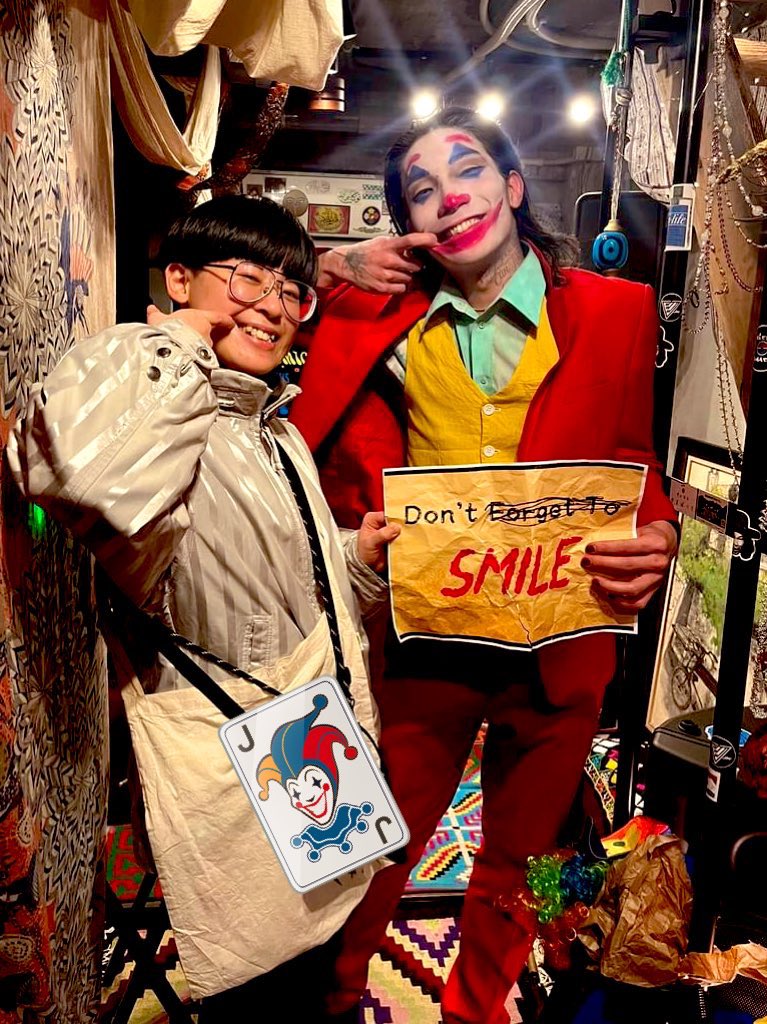 Tomedo_dare's tweet photo. 会場に入ると
アーサーの楽屋でした…🚬

@Showtarrow1 🃏

また新しい伝説を目撃してしまいました… https://t.co/HG7ecY1ipR