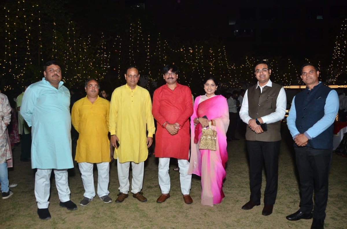 ParasChauhanIND's tweet photo. Holi Celebration Party 🎉 hosted by Respected Shri Pradeep Rai Ji, Senior Advocate, Supreme Court of India at his office along with seniors and Friends…🙌🙌🤩 #Holi2024 https://t.co/2QZ814qo2I