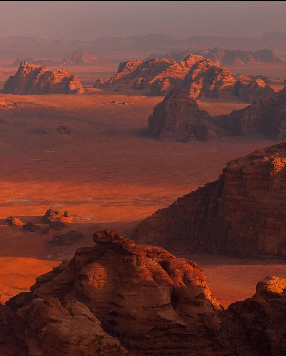 wana_visualss's tweet photo. The Mars of Earth, Wadi Rum desert in Jordan 🇯🇴 https://t.co/4Zy7h4QLgk