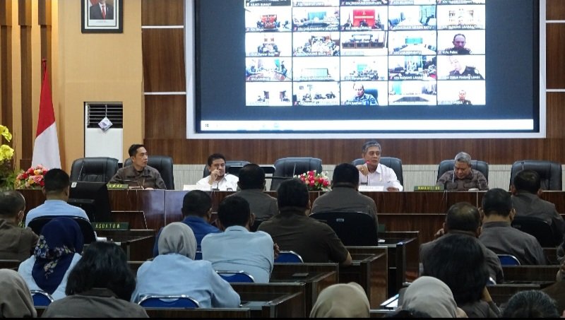 Komjak RI Kunker Ke Kejati Sumut, Motivasi Suruh Jaksa Bekerja Sebagai APH

waspada.id/medan/komjak-r…