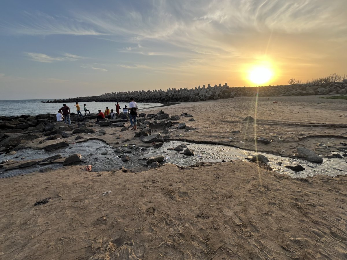 meetnvora's tweet photo. @GujaratTourism @Bhupendrapbjp @hareets @Mulubhai_Bera @narendramodi Somnath Temple Ocean — Sewage gutter water flowing directly into the ocean is a significant environmental concern that poses serious threats to marine life and human health. https://t.co/A9pQbMYdib