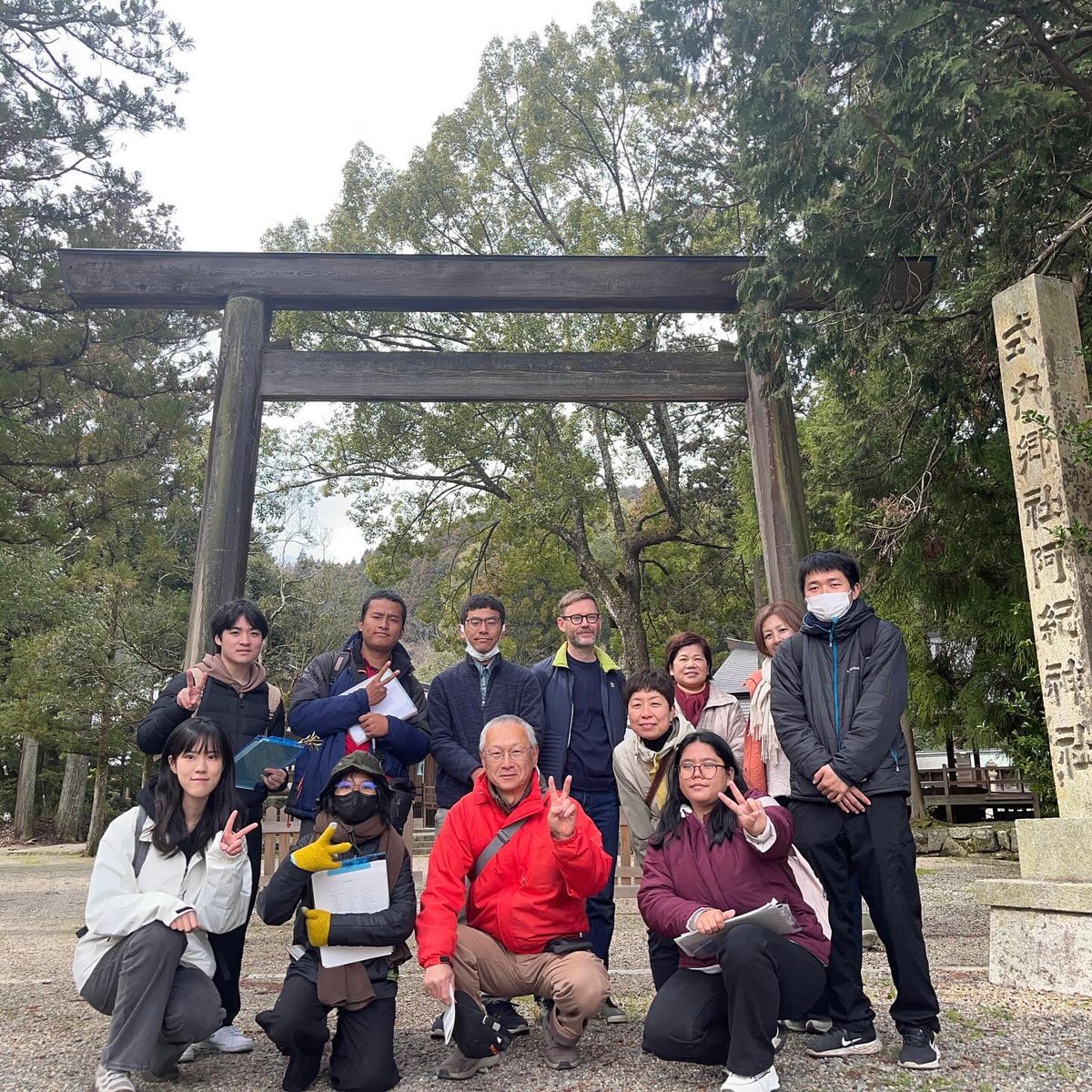 KanKyoHandai's tweet photo. Universitas Palangka Rayaの学生たちとゼミ生の交流として企画された大宇陀フィールドツアーが無事に終了。二つの薬草園の探索を得て、環境共生ウォーキングマップ作成に取り組んできた。阿騎野薬草農園を守る会の皆さまの心強いご協力に心から感謝。成果物の地図は、もう少し待っててくださいね😅 https://t.co/iG3og0tGer