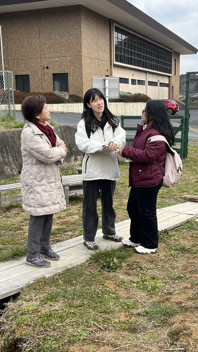 KanKyoHandai's tweet photo. Universitas Palangka Rayaの学生たちとゼミ生の交流として企画された大宇陀フィールドツアーが無事に終了。二つの薬草園の探索を得て、環境共生ウォーキングマップ作成に取り組んできた。阿騎野薬草農園を守る会の皆さまの心強いご協力に心から感謝。成果物の地図は、もう少し待っててくださいね😅 https://t.co/iG3og0tGer