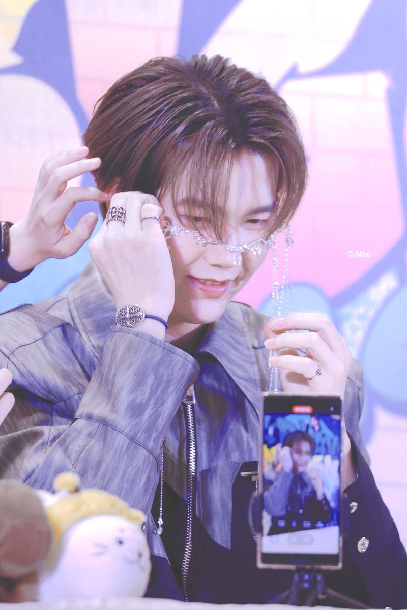 praynini's tweet photo. 🧚🏻‍♀️

BYL FANSIGN BANGKOK D2
#Fansign2024BYLxBuild
@JakeB4rever https://t.co/6EuPpOu7DG