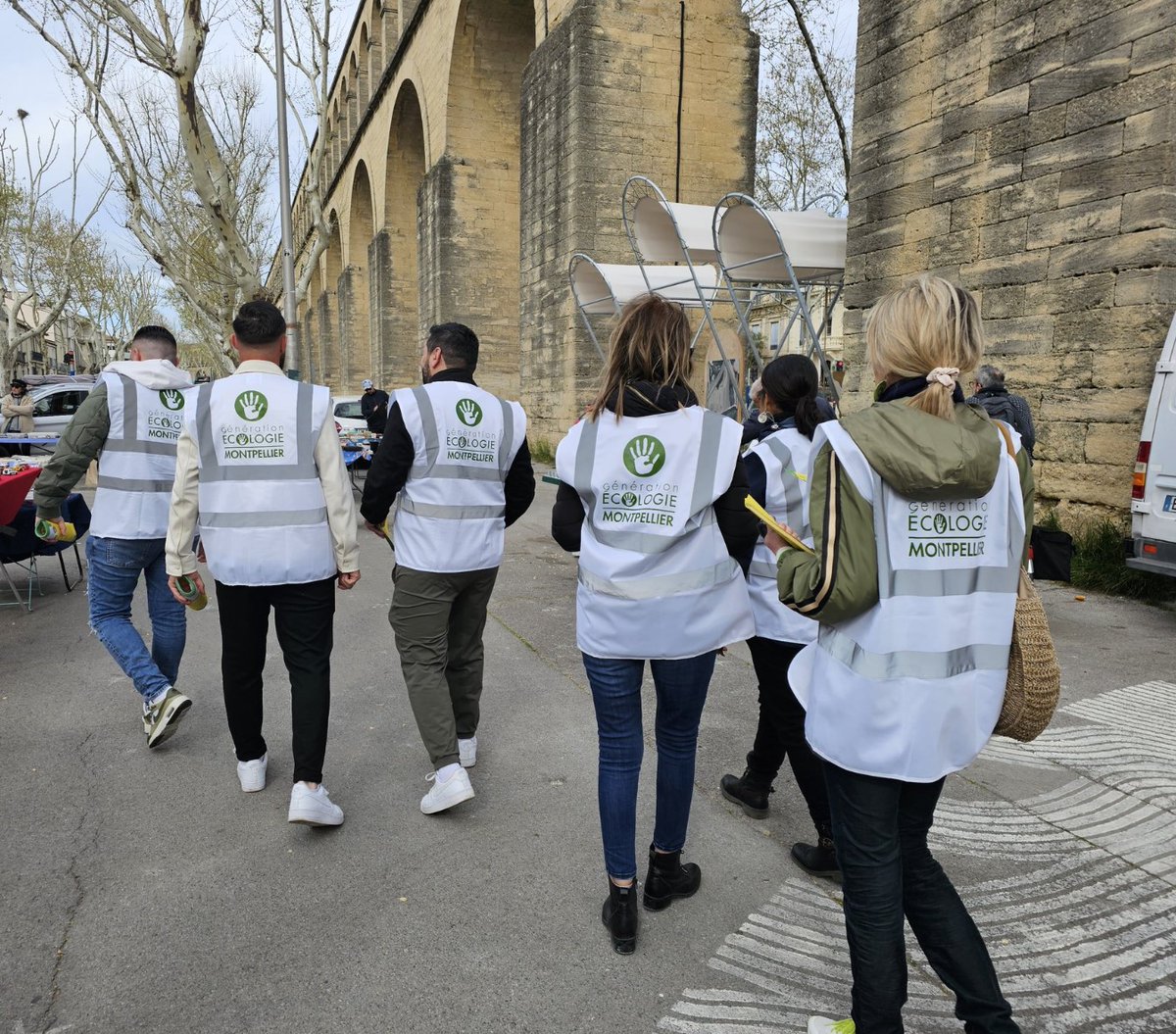 Motivés, déterminés et encouragés par les toutes les personnes rencontrées au Marché des Arceaux à #Montpellier. Pour une autre écologie, maitrisée, inclusive,  respectueuse et une alimentation plus vertueuse <a href="/GEcologie3M/">Génération Écologie Montpellier Métropole</a> <a href="/GEcologie/">Génération Ecologie</a>