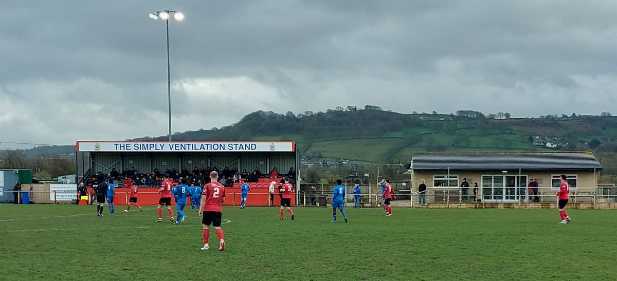 With an early kick for game 1, it enabled me to see the 2nd half of Silsden v Eccleshill in The NECL.
It's a ground I've visited before and a 2 minute walk from where we are currently staying, and because I don't use Futbology there is no need for the @GroundhopPolice to worry.