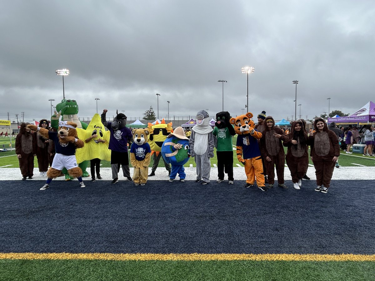 PricePanthers's tweet image. Downey Unified Mascot FUN! From a dance competition to a race these mascots represented their schools with pride and positivity! Our Panther won 2nd place in the dance competition! PANTHER POWER!