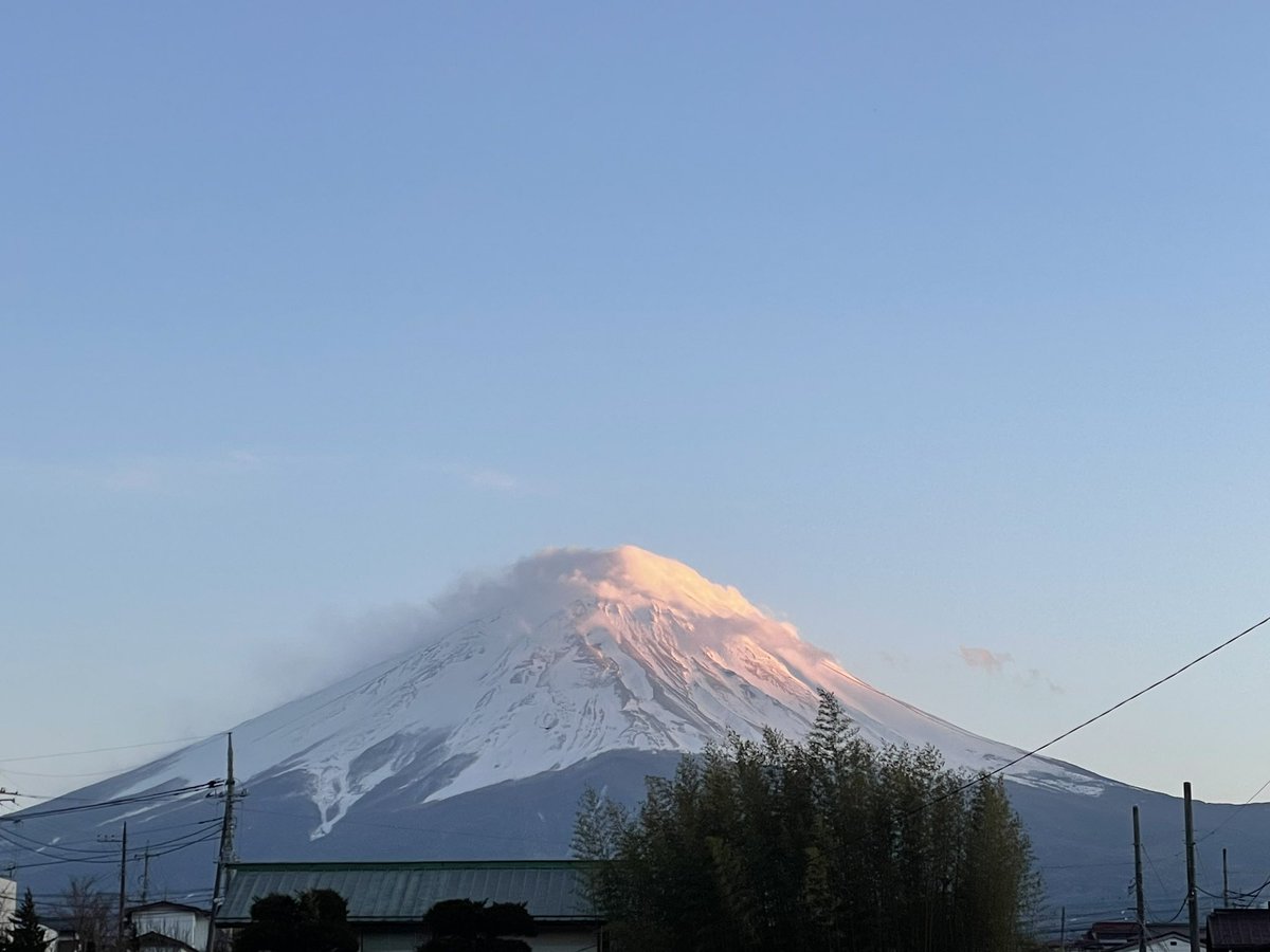 mitti3012's tweet photo. 昨日はプリスポーンのデカバス狙いで、河口湖に乗り込んだけれど、朝一は雪降るし、みぞれから雨に変わって寒いし、ノーフィッシュだったけれど楽しかったぁ!!
#バスボート
#バスフィッシング https://t.co/tvf3ewX7XW