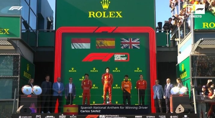carlessi23's tweet photo. howbeautiful it's to listen to the spanish anthem https://t.co/uoEIFHqYZE