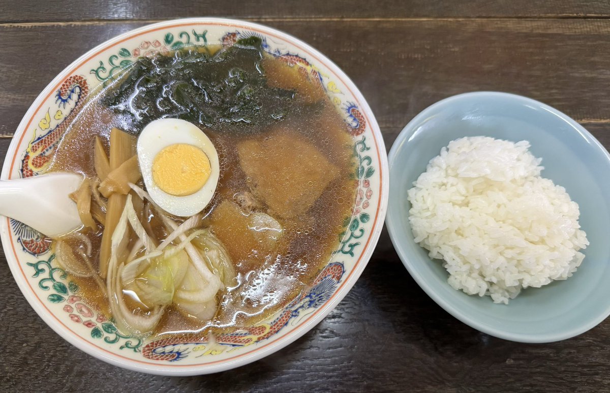 トキワ荘に行ってトキワ荘の住人達が愛した松葉のラーメンライスを食べてきました。前回トキワ荘に行った時はお金がなくて松葉で食べるの我慢したから念願の「ンマーイ!」を体験出来て嬉しかったです 