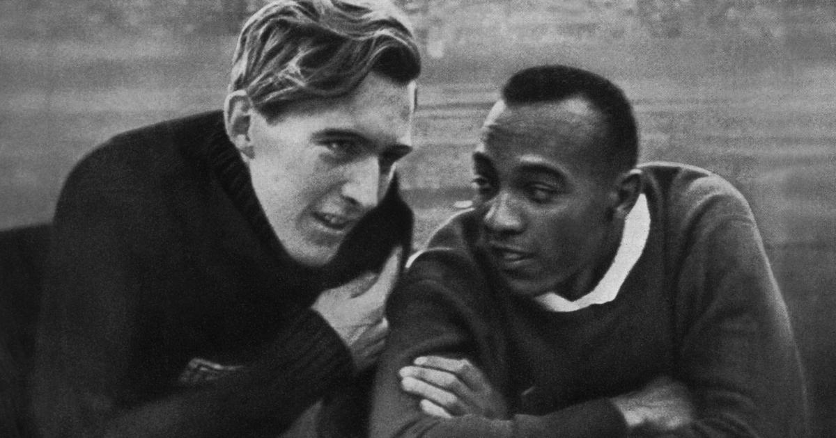 @fasc1nate 🚨🚨A picture of Jesse Owens and Luz Long, who were competitors and friends. Luz died years later, at 30, fighting for Germany in WW II. Owens traveled to Europe after the war to meet Long's son, Karl, to tell him what a fine man his father was. These are the stories we should…