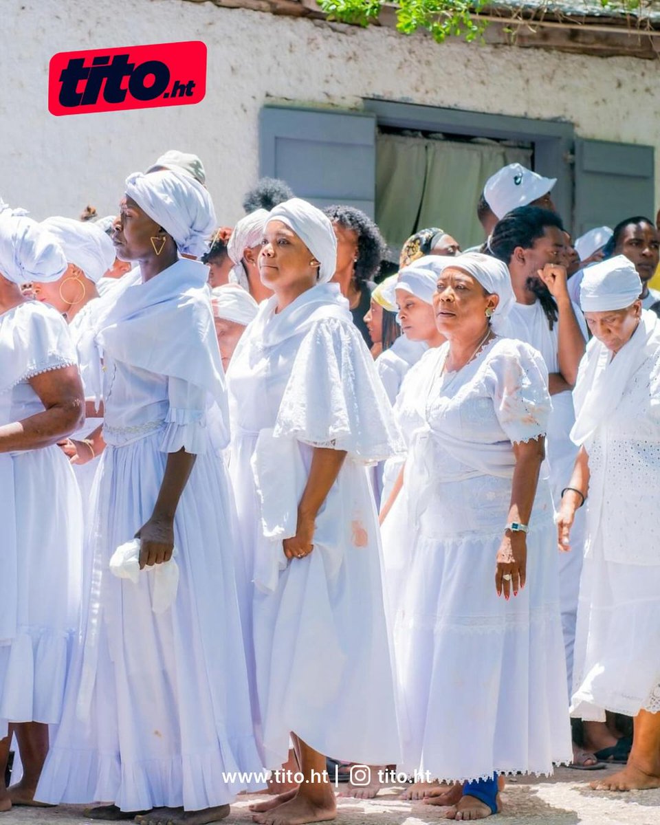 Cherry0Reese's tweet image. Lakou Souvenance Mystique celebrations are going on now in bring in the spring season. With traditions from the Dahomey, worshippers to trek to Souki or Badjo where the trees are massive & old. Rada lwa are celebrated particularly Ayida Weda & Danbala. I wish I was there
#Ayibobo