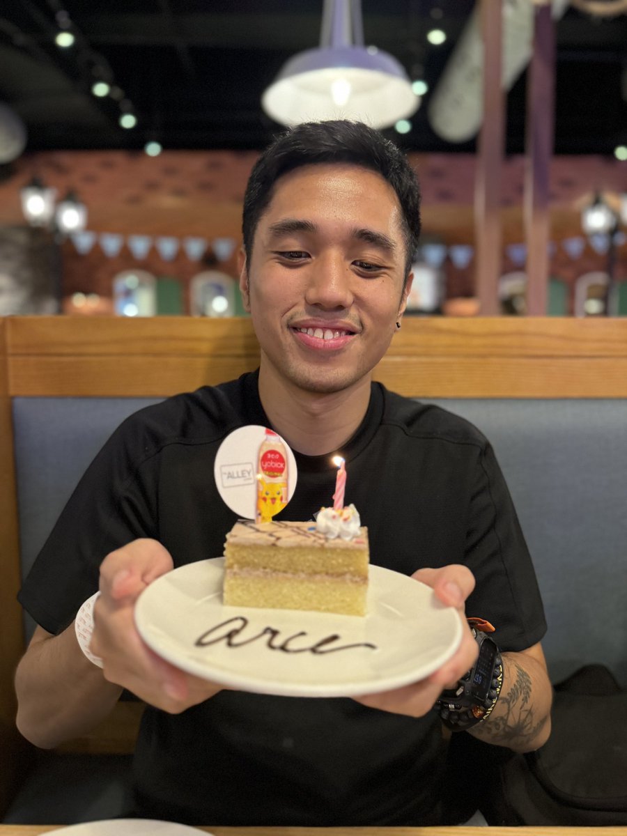 NeilArce's tweet photo. 31st 🎈🥳 https://t.co/QlZcAHOITh