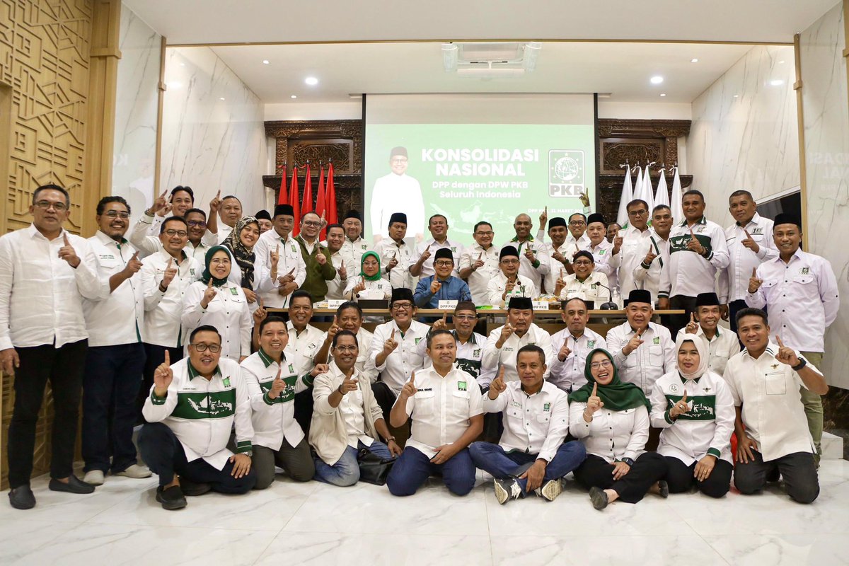 cakimiNOW's tweet photo. Berjuang terus karena memang takdirnya,
Bergembira terus karena memang itu kekuatanya
Semangat terus karena itu modalnya
Yang berhasil jadi DPR istighfarlah
Yang gagal berhamdalah lah https://t.co/ZupwFFYGWm