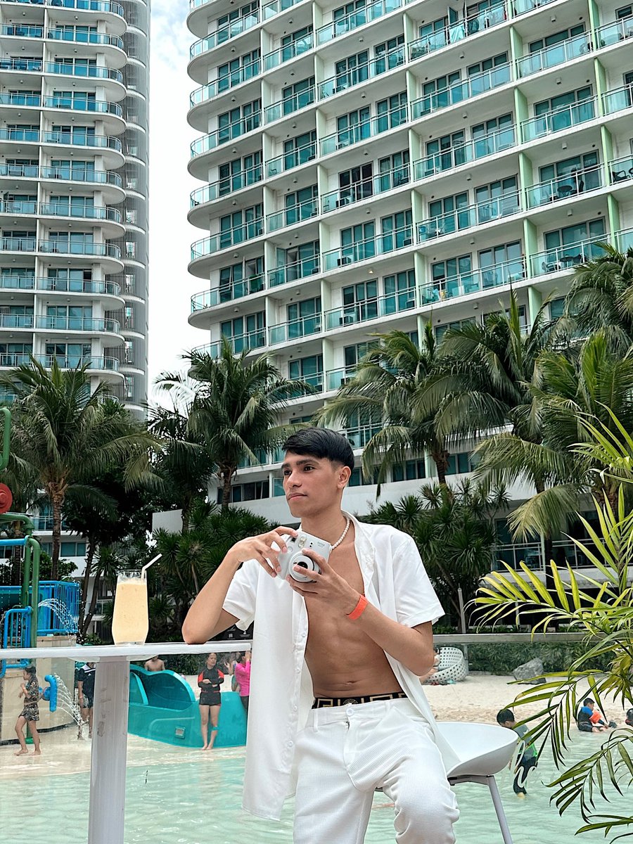 FirenzyXXX's tweet photo. Eyes on me. ☀️📷🌴 https://t.co/5AwgRHAipM