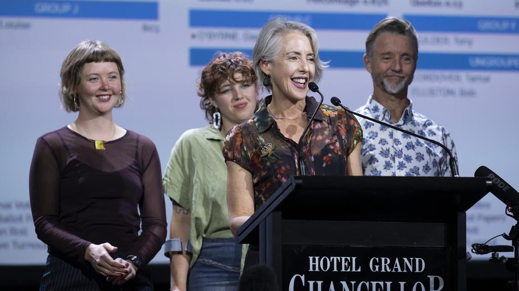 The biggest clown during the #TasmaniaVotes election night was Greens leader Rosalie Woodruff. Her speech began with diatribe about how we all live on stolen land and that we must return it all. Let's see if she gives up her sprawling Huon Valley property. #politas #TasVotes