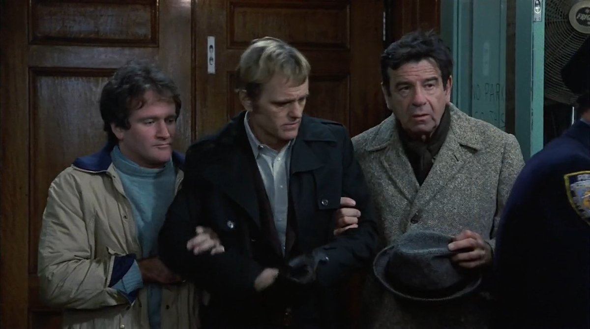 mymoviecaps's tweet image. Film:#TheSurvivors (1983)
Director:#MichaelRitchie
Cast:#WalterMatthau #RobinWilliams #JerryReed
#KristenVigard

Having  both lost their jobs, two strangers become unlikely friends after a run  in with a would be robber, who is actually a hitman with a grudge  against the two.