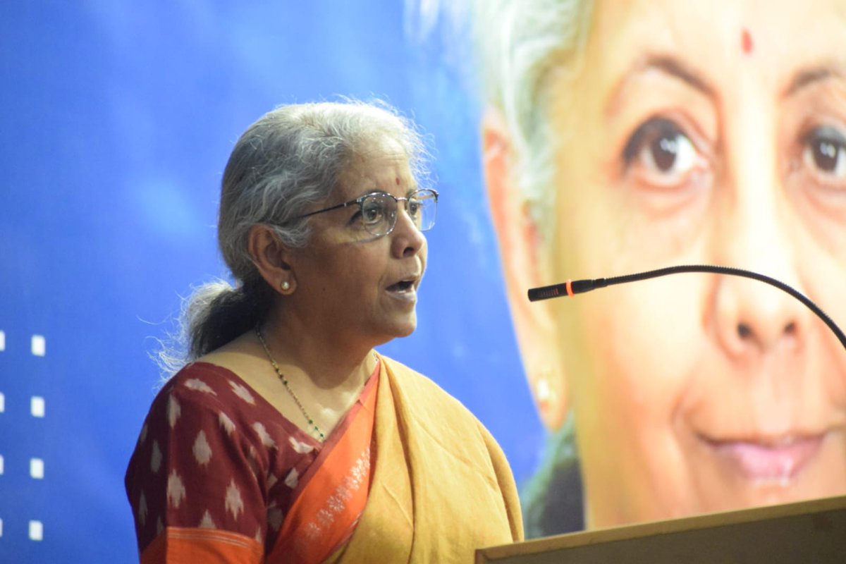 ThinkersForums's tweet photo. Finance Minister Smt Nirmala Sitharaman @nsitharaman addressed Public Intellectuals, Academicians at RV Dental College, JP Nagar, Bengaluru, organised by Thinkers Forum Karnataka. https://t.co/jgt9QcEElf