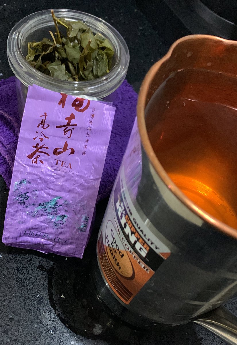 JamieTPE2021's tweet photo. 再次用外面買的瓶裝水沖茶
特地用 #CopperKing 的銅壺當茶海
味道就對了!
不會對不起@ChenCarrie6
各位大德買來的好茶如果泡不出好味
首先要想到的是 水 https://t.co/Hin5DRO8Pr