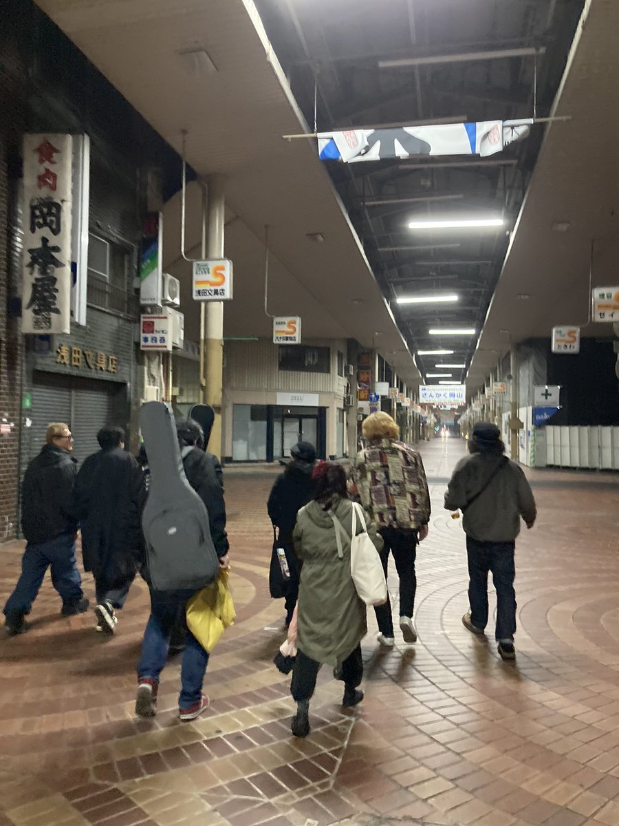 hammypop's tweet photo. 岡山 MOJO BEAT、いい夜でした。
同じホテルに泊まってた他のみんなは朝6時まで部屋呑みしてたって、とんでもねーなぁ若いな〜
自分は3時が限界だった。
#MOJOBEAT
#THEBUNNIES
#MONEYSPYDER
#LOSTAILORS
#THEGARNETS
#THEPSYCRONS
#THEPATCHES
#マネースパイダー https://t.co/6CeiPIlxuA