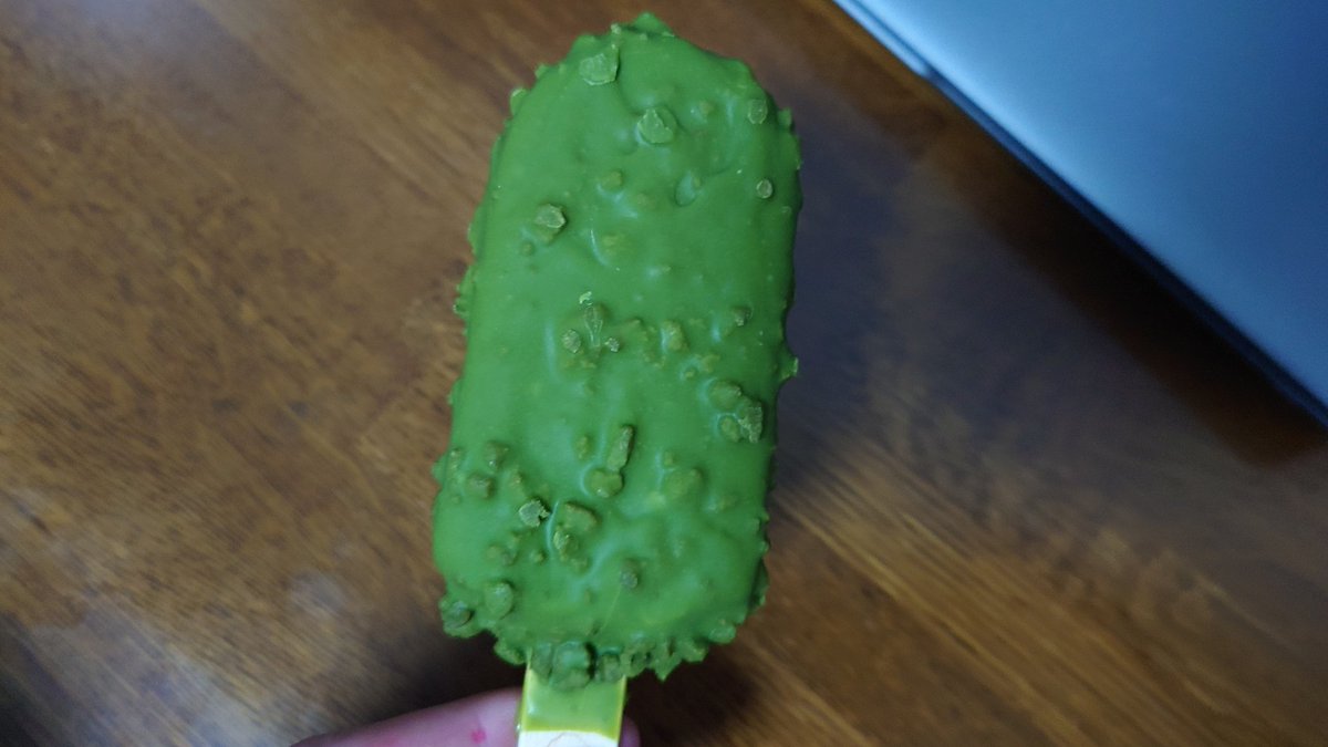 kamesukecook's tweet photo. ハーゲンダッツの期間限定
抹茶フォンダンクランチを食べました。

濃厚���茶とサクトロ食感でめちゃくちゃ美味いです。
スーパーで見かけたらリピート購入しちゃいます! https://t.co/CnGIp780Nz
