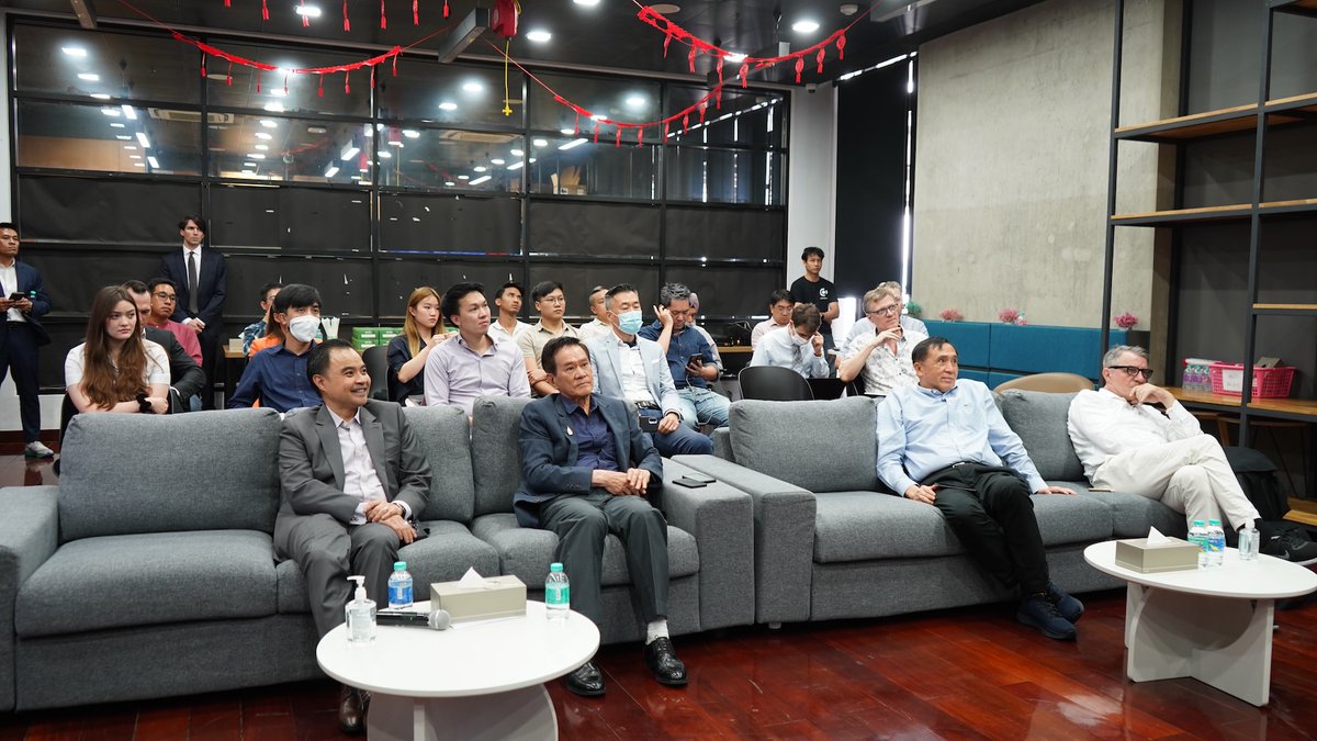 csiichula's tweet photo. Secure, Tamper-proof, &amp; Decentralized: Pioneering CEO Unleashes the Potentialities of Blockchain

@larseier Lars Seier Christensen at the CSII CEO Dialogue
#BlockchainRevolution #SecureBlockchainFuture
#LarsChristensen #SelfSovereignID #blockchain https://t.co/iDAnLKsapV