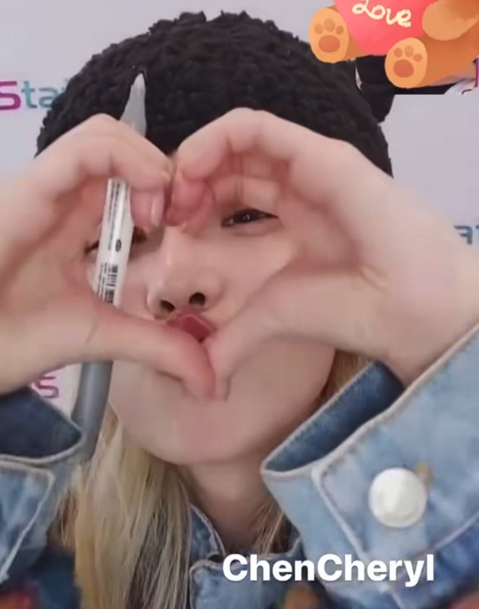 누가 이렇게 사랑스럽지