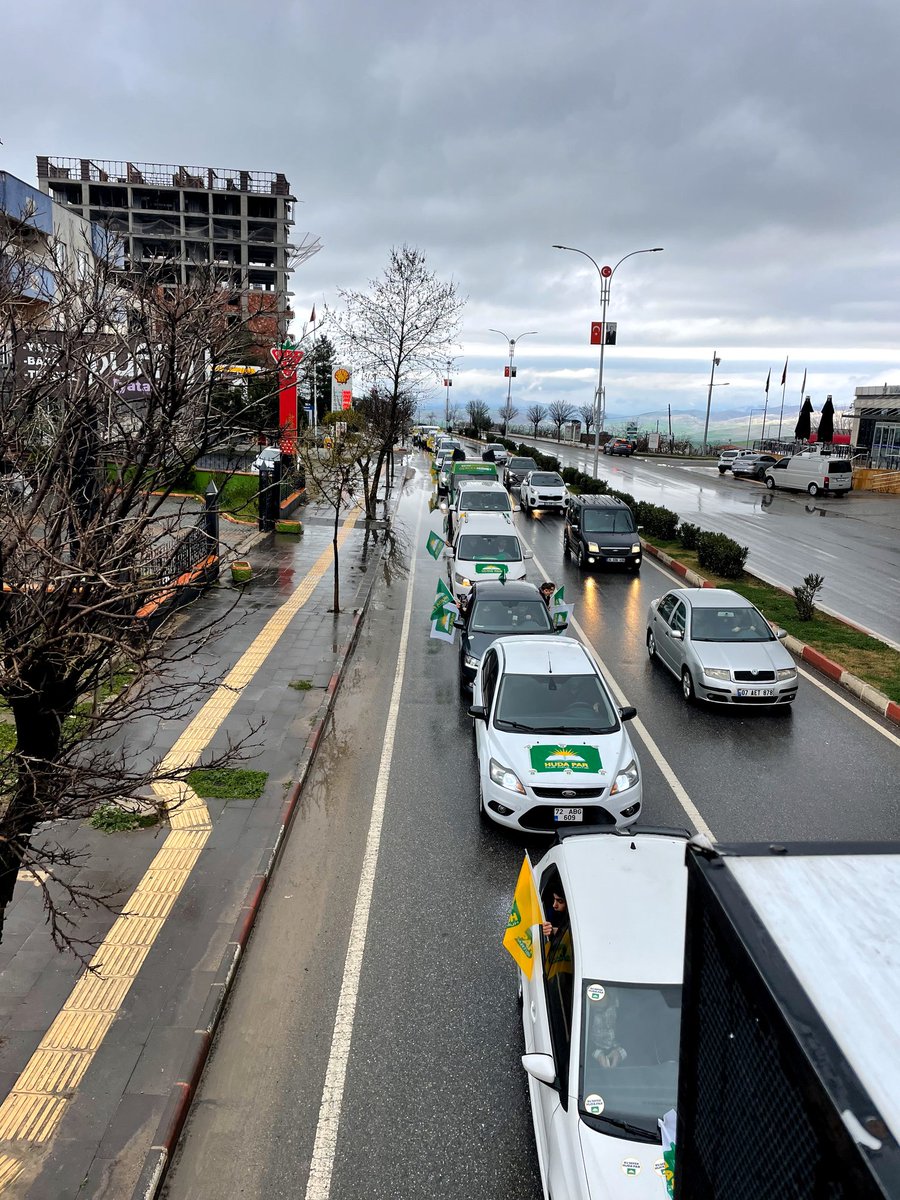 Bu heyecan ve aşkınız, güzel bir geleceğin habercisidir inşallah. 

Ama Bugün, ama Yarın elbet BİR GÜN HÜDA PAR'ın güneşi bu memlekete bereket getirecektir.

Bê Nezer Be Hevalno! 😉

#BuSeferHÜDAPAR #BizimleOlur #siirt