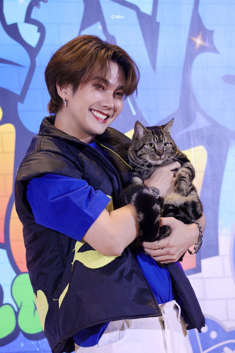 praynini's tweet photo. 🥰🥰🥰

BYL FANSIGN BANGKOK D2
#Fansign2024BYLxBuild
@JakeB4rever https://t.co/5bVqIIPTnJ