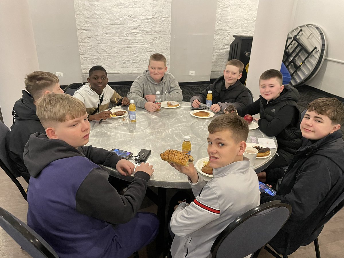 CHCSExpressArts's tweet image. The pupils are all up ready to start the day! Fuelling up with some hot breakfast and treats! 🍩 🗽
@CefnHengoed