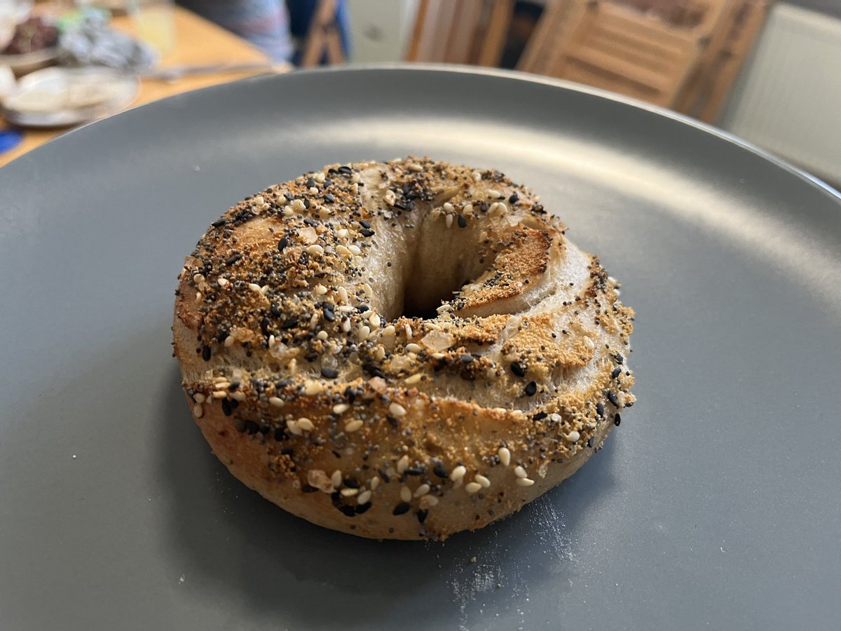 Bagels ❤️ cooking.nytimes.com/guides/81-how-… (shaped only before boiling)